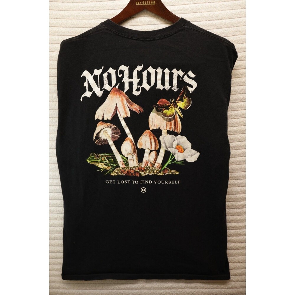 no hours brand T Shirt mushroom "get lost to find yourself" men's large t-shirt